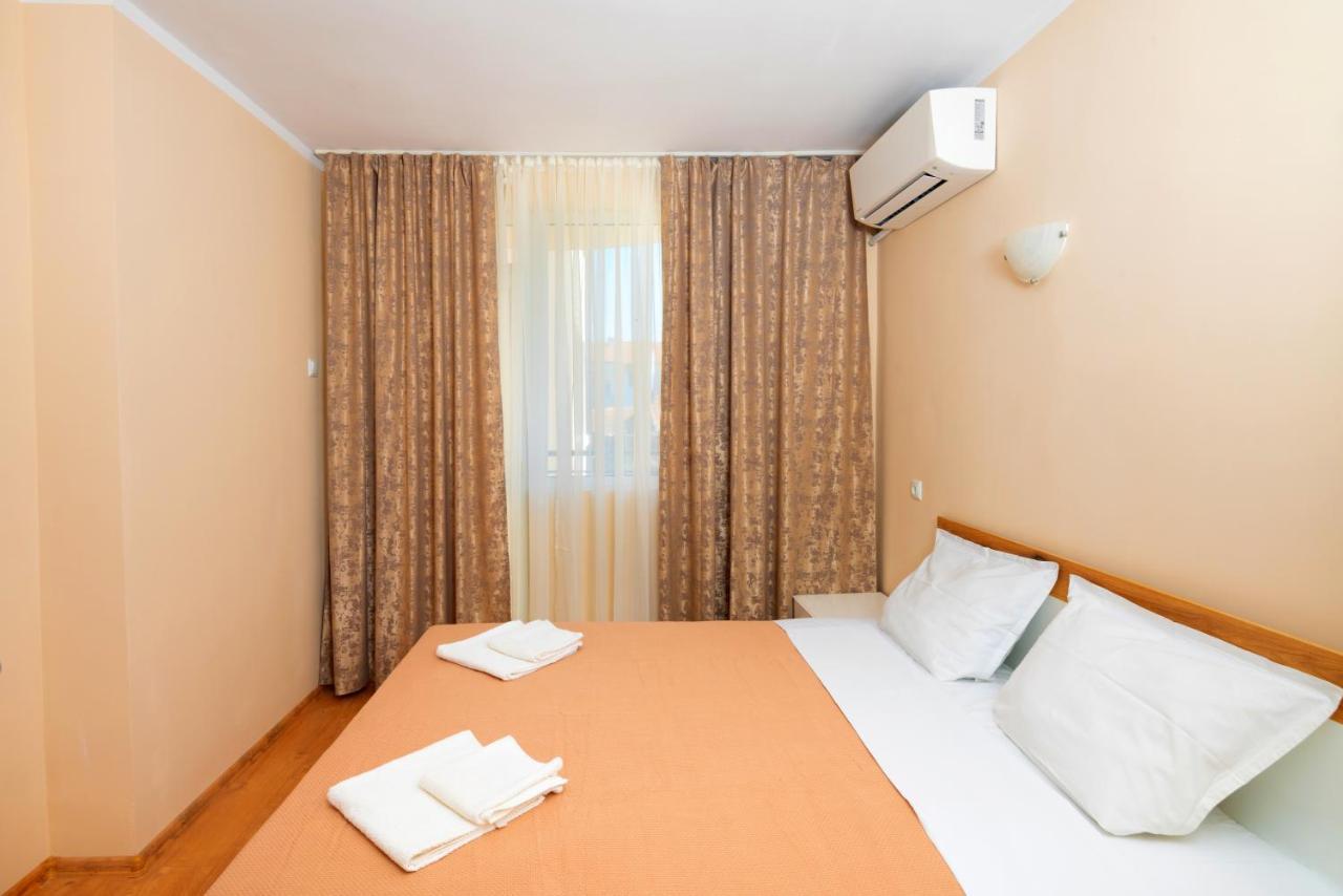 House With Garden Hotel Pomorie Exterior foto