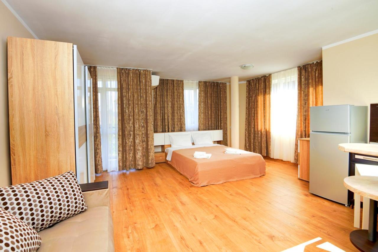 House With Garden Hotel Pomorie Exterior foto