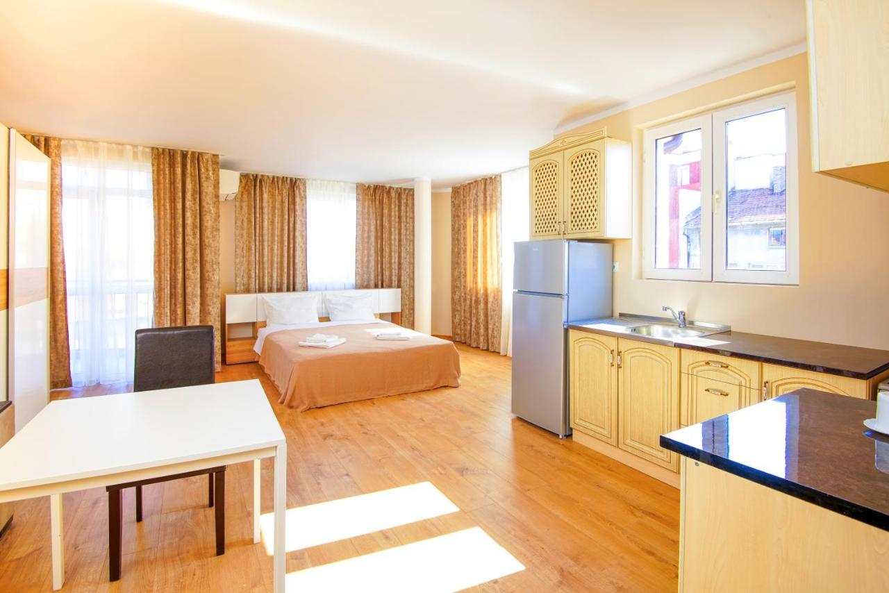 House With Garden Hotel Pomorie Exterior foto