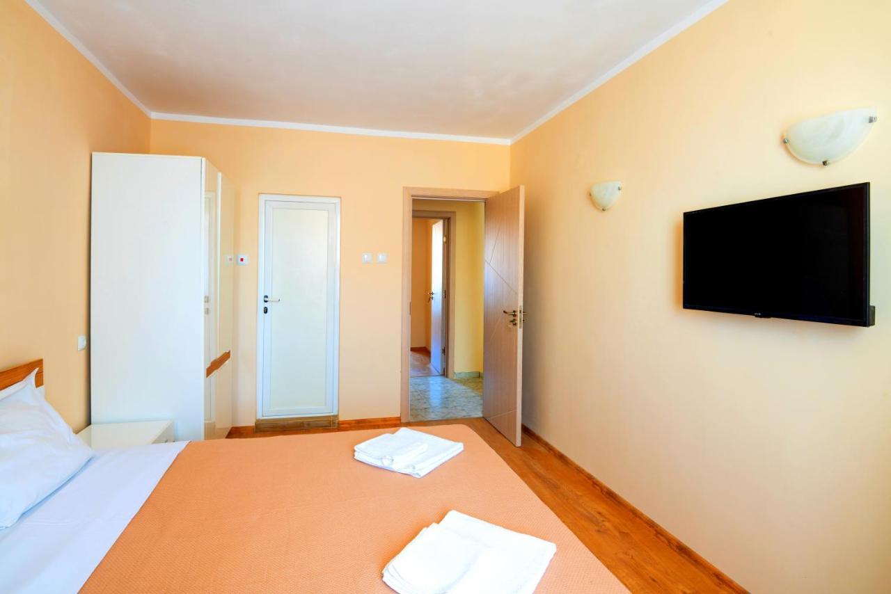House With Garden Hotel Pomorie Exterior foto