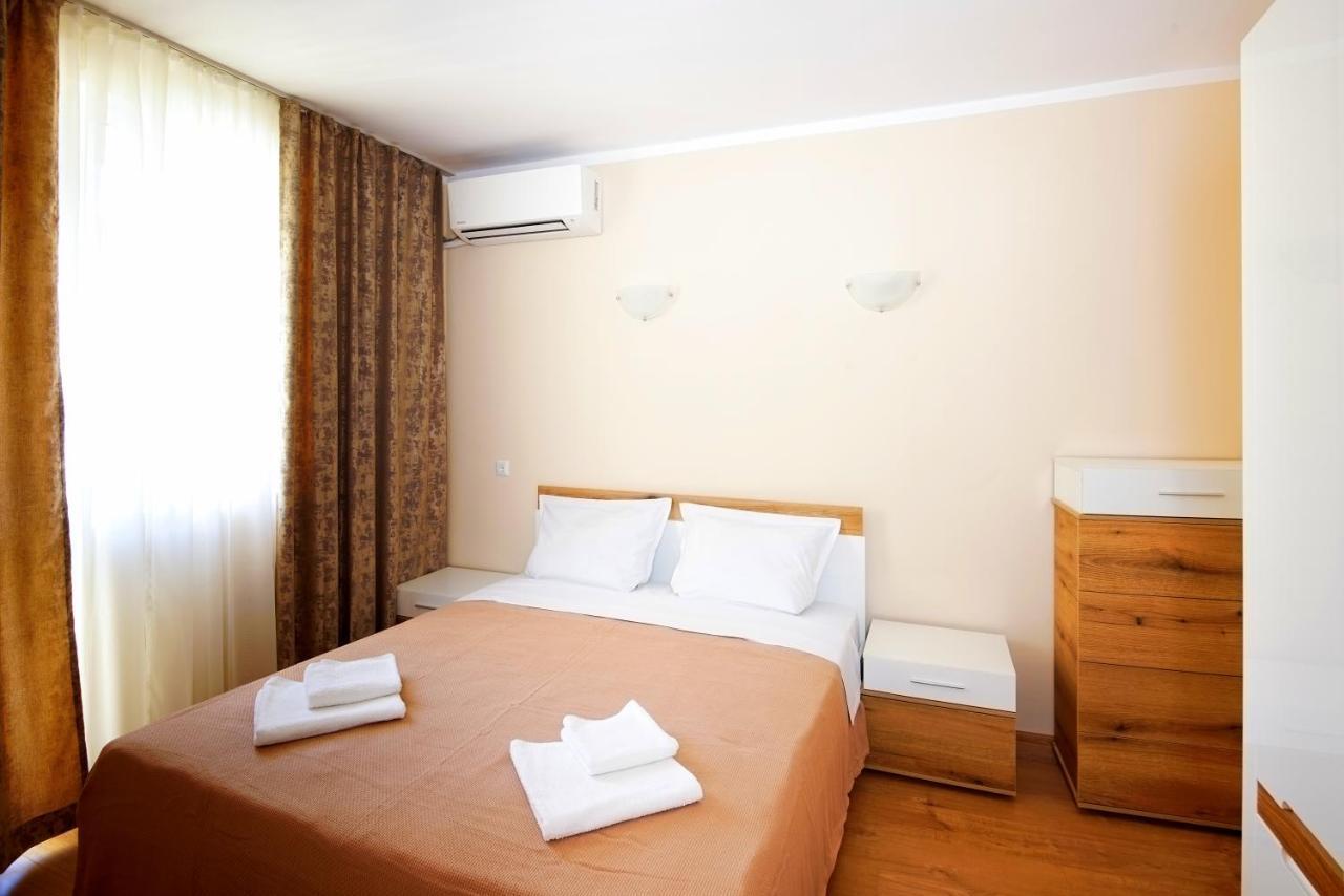 House With Garden Hotel Pomorie Exterior foto