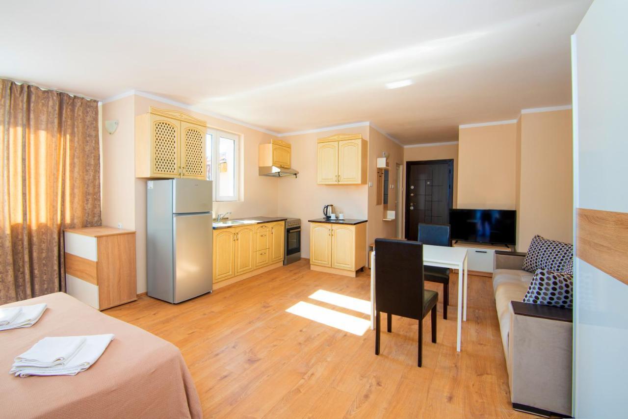House With Garden Hotel Pomorie Exterior foto