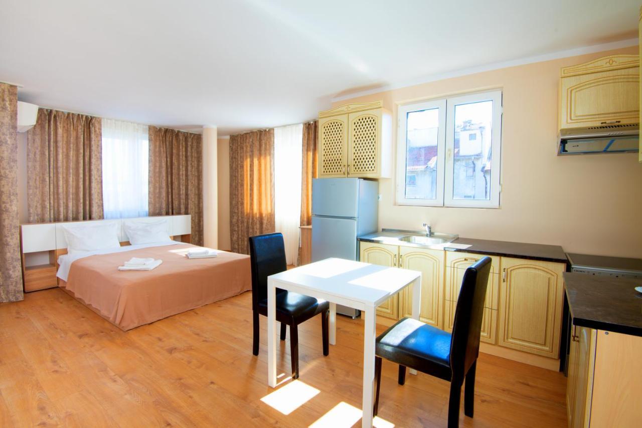 House With Garden Hotel Pomorie Exterior foto