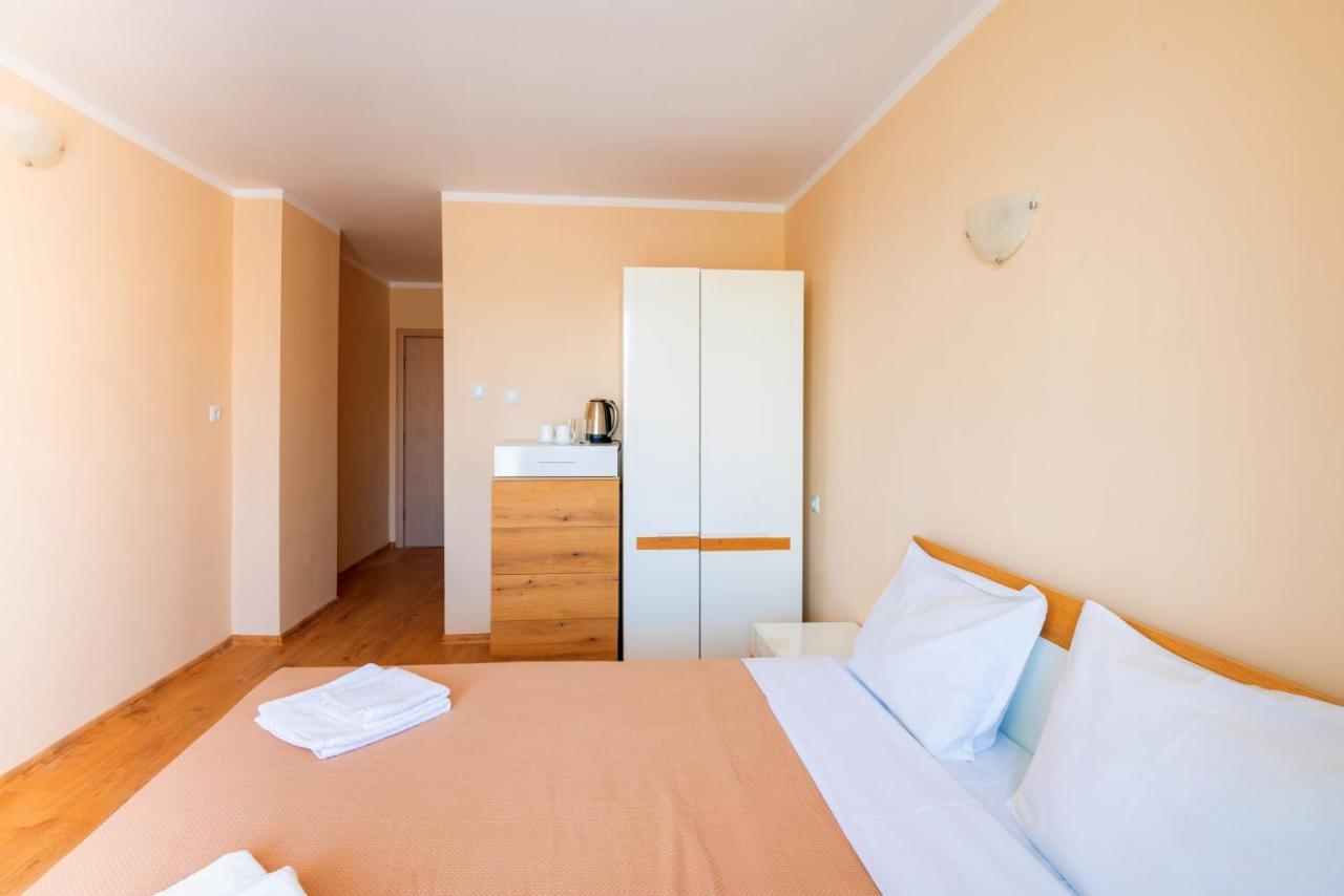 House With Garden Hotel Pomorie Exterior foto
