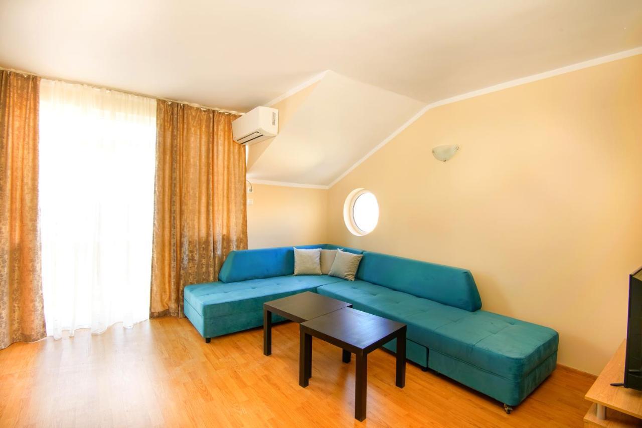 House With Garden Hotel Pomorie Exterior foto