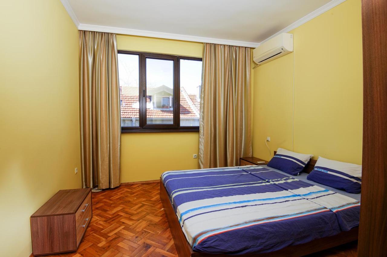 House With Garden Hotel Pomorie Exterior foto