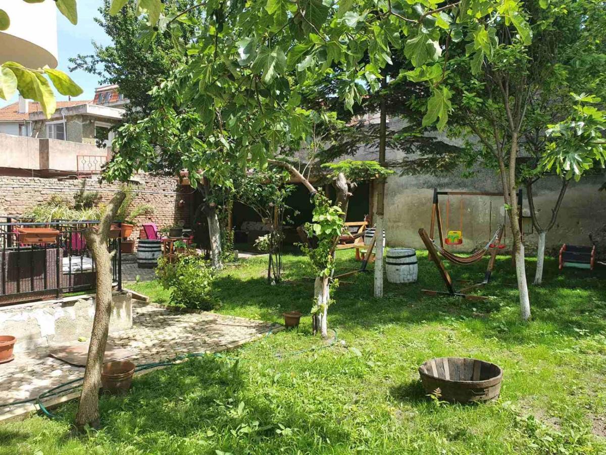 House With Garden Hotel Pomorie Exterior foto