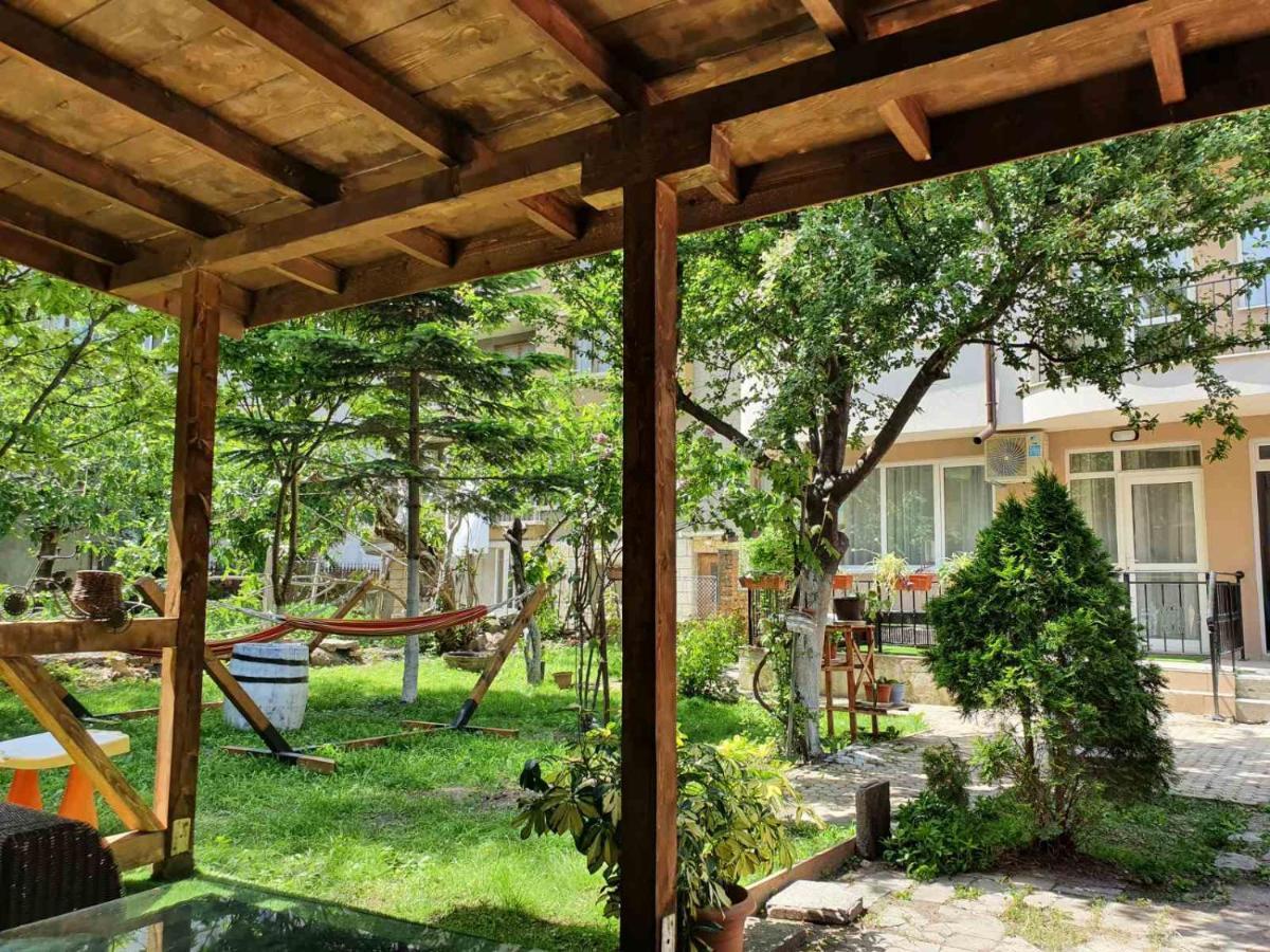 House With Garden Hotel Pomorie Exterior foto